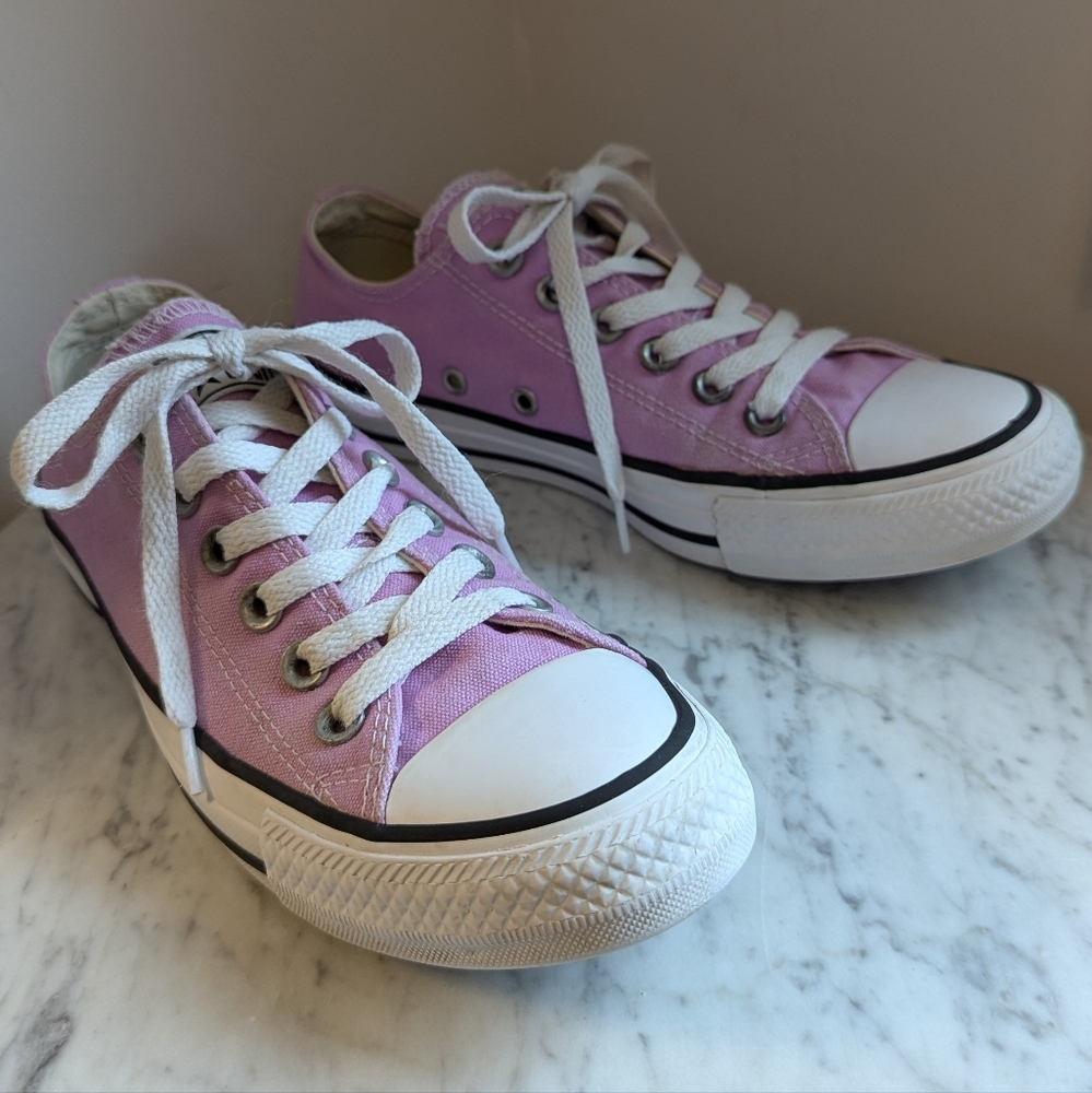 Converse Women's Size 7 Lavender Sneakers